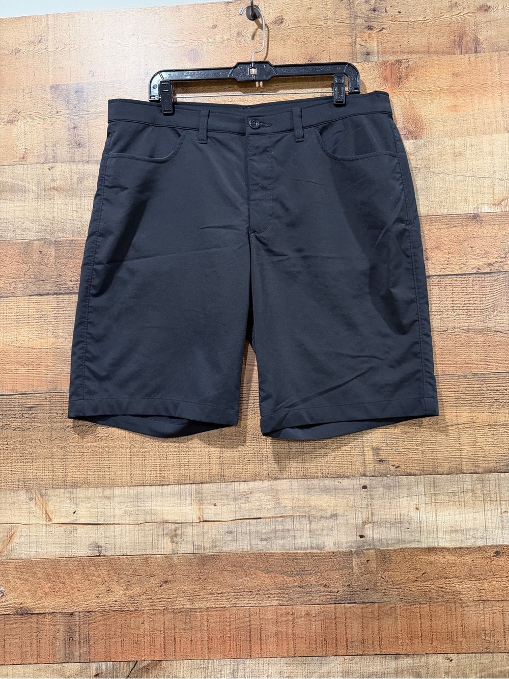 Under Armour Black Heat Gear Mens Flat-Front Performance Golf Shorts Size 38